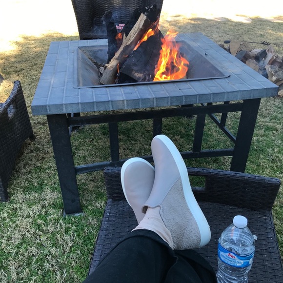 Meet your Posher, Julie - Picture 1 of 1